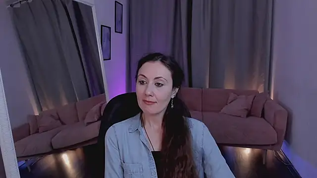 Juliet Jamess online show from January 2026 01:37:02 PM