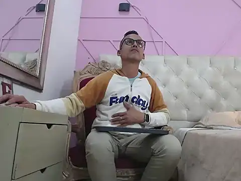 Snapshot of Oswalldo__ chatting on February 2026 02:26:02 AM Oswalldo online show from February 2026 02:26:02 AM