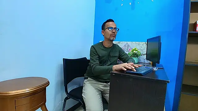 Snapshot of Oswalldo__ chatting on March 2026 12:23:01 PM Oswalldo online show from March 2026 12:23:01 PM