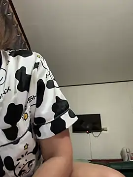 Snapshot of Ponthip chatting on February 2026 08:23:01 PM Ponthip online show from February 2026 08:23:01 PM