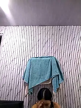 l0lita emi online show from April 2026 11:16:01 AM