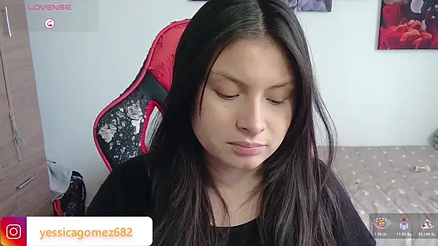 Snapshot of yessica_gomez01 chatting on January 2026 10:13:02 PM yessica gomez01 online show from January 2026 10:13:02 PM