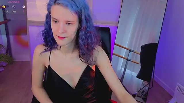 AuraLaunni online show from March 2026 07:03:02 AM