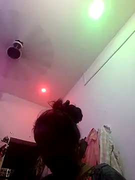 kiiuu sexe online show from April 2026 08:09:02 PM