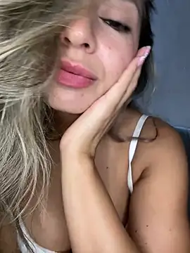 Snapshot of bebitas2_ chatting on March 2026 12:06:02 AM bebitas2 online show from March 2026 12:06:02 AM