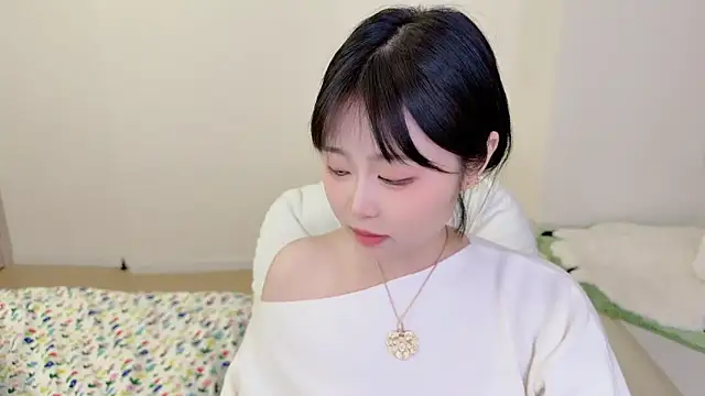 Onefiona online show from April 2026 01:44:01 PM