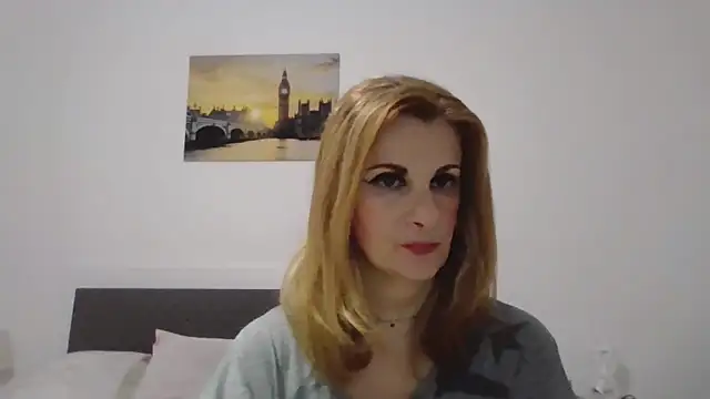 Clara1986 online show from April 2026 07:22:01 PM