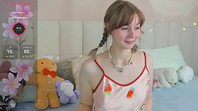 Snapshot of AdeleSilvy chatting on June 2026 01:43:01 AM AdeleSilvy online show from June 2026 01:43:01 AM