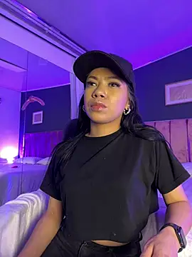 Snapshot of Little_Lexyy chatting on July 2026 05:33:02 AM Little Lexyy online show from July 2026 05:33:02 AM