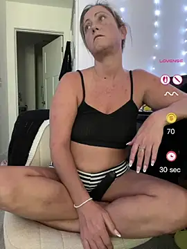 FoxyMillie online show from July 2026 03:53:02 PM