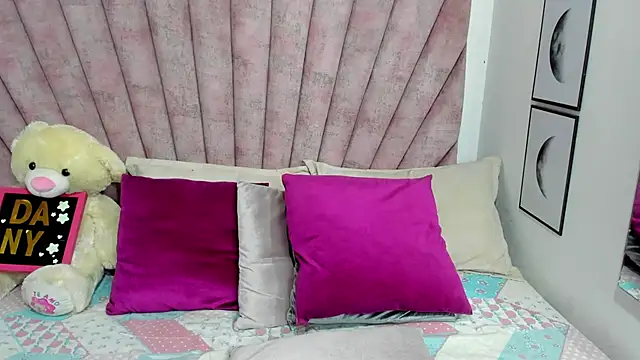 Snapshot of danibellucii_ chatting on March 2026 02:58:01 AM danibellucii online show from March 2026 02:58:01 AM