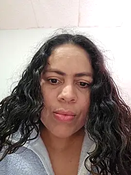 Snapshot of _Zhamira chatting on February 2026 03:59:01 PM Zhamira online show from February 2026 03:59:01 PM