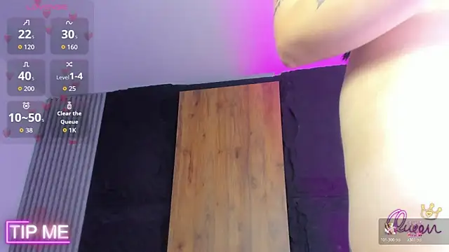 emma hiltonn  online show from April 2026 07:58:01 PM