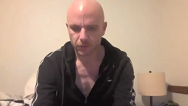 Snapshot of FrankieFuckMe chatting on February 2026 08:35:01 AM FrankieFuckMe online show from February 2026 08:35:01 AM