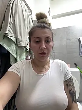 dalia0710 online show from April 2026 09:39:33 PM