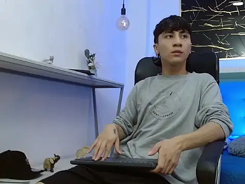 XanderGrey8 online show from February 2026 07:12:01 PM