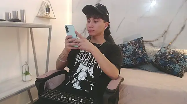 XanderGrey8 online show from April 2026 07:58:02 PM