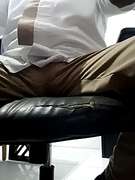 Antony-5045 online show from April 2026 11:32:01 PM