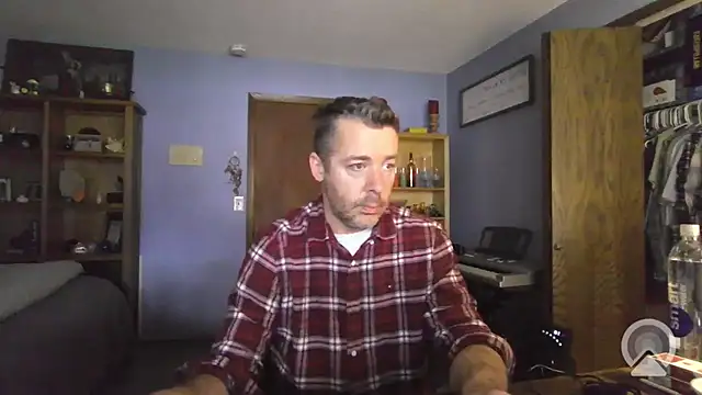 chrisw8140 online show from April 2026 02:07:01 PM