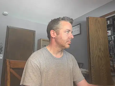 Snapshot of chrisw8140 chatting on July 2026 08:13:02 PM chrisw8140 online show from July 2026 08:13:02 PM