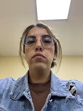 Paulinaa bella online show from February 2026 11:47:02 PM