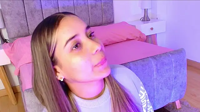 Lucy Carson  online show from March 2026 03:32:02 AM