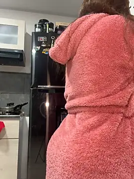 Snapshot of Pretty__Milf chatting on February 2026 09:31:02 AM Pretty Milf online show from February 2026 09:31:02 AM