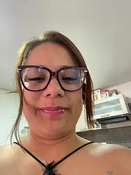 Snapshot of Pretty__Milf chatting on July 2026 06:47:02 PM Pretty Milf online show from July 2026 06:47:02 PM