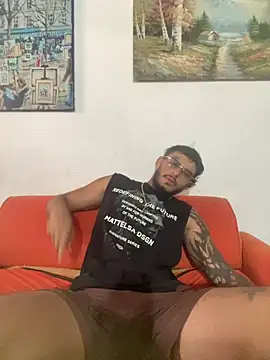 Snapshot of liyamjunior chatting on February 2026 03:38:01 PM liyamjunior online show from February 2026 03:38:01 PM