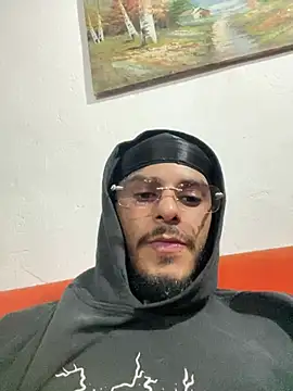 Snapshot of liyamjunior chatting on February 2026 04:39:02 AM liyamjunior online show from February 2026 04:39:02 AM