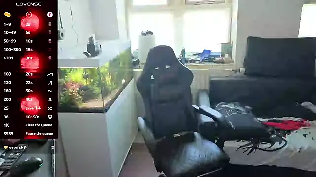 Rayzel White online show from April 2026 02:33:01 PM