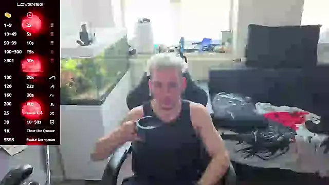 Rayzel White online show from May 2026 01:16:02 PM