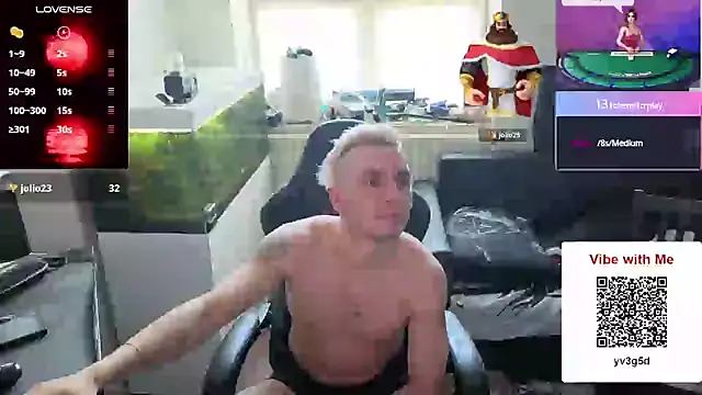 Rayzel White online show from May 2026 03:41:02 PM