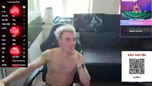 Rayzel White online show from May 2026 02:01:02 PM
