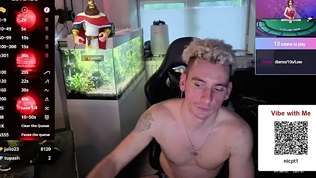 Rayzel White online show from May 2026 07:41:01 PM