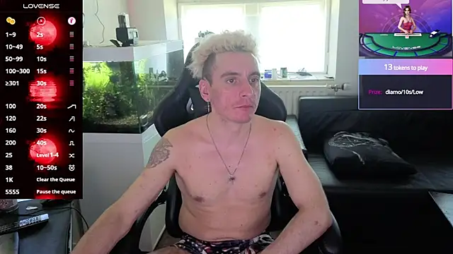 Rayzel White online show from May 2026 01:51:01 PM