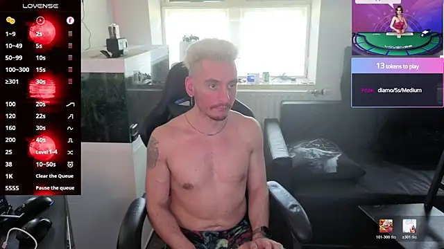Rayzel White online show from June 2026 03:44:01 PM