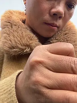 kibennet online show from January 2026 04:07:02 AM