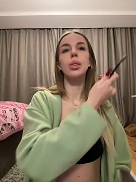 Snapshot of alexa-white chatting on March 2026 03:34:01 AM alexa-white online show from March 2026 03:34:01 AM