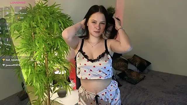 Snapshot of Jenifer_Stound chatting on June 2026 10:08:01 PM Jenifer Stound online show from June 2026 10:08:01 PM
