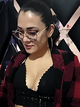 Snapshot of Freyarosse chatting on February 2026 12:10:02 PM Freyarosse online show from February 2026 12:10:02 PM