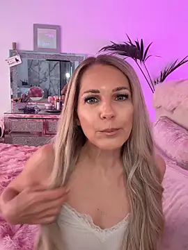 JulieSol online show from April 2026 07:17:02 AM