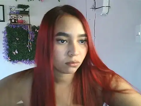 YIS-CAM77 online show from March 2026 11:01:01 PM