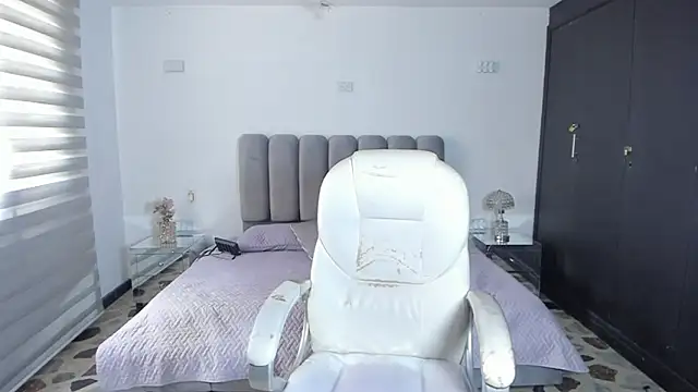 Snapshot of VictoriaRousse_ chatting on March 2026 05:15:01 PM VictoriaRousse online show from March 2026 05:15:01 PM