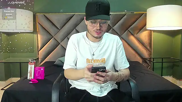 Snapshot of Salvattore_Muller chatting on February 2026 11:31:02 AM Salvattore Muller online show from February 2026 11:31:02 AM