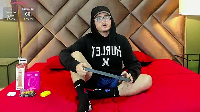 Snapshot of Salvattore_Muller chatting on March 2026 09:28:01 PM Salvattore Muller online show from March 2026 09:28:01 PM