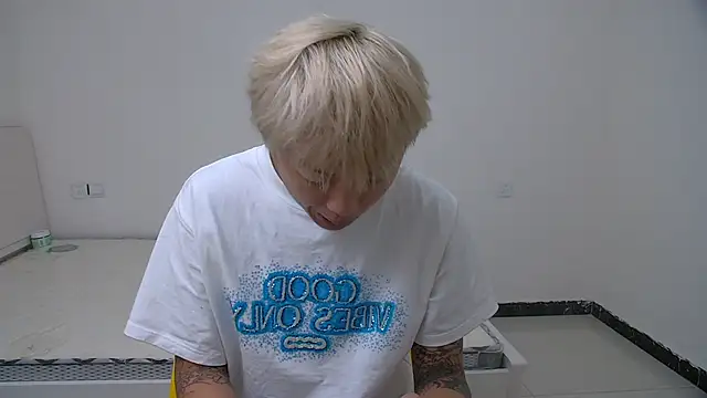 Chocolates-001 online show from April 2026 04:11:01 AM