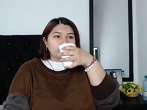 Snapshot of LauraHorny69 chatting on February 2026 01:05:01 PM LauraHorny69 online show from February 2026 01:05:01 PM