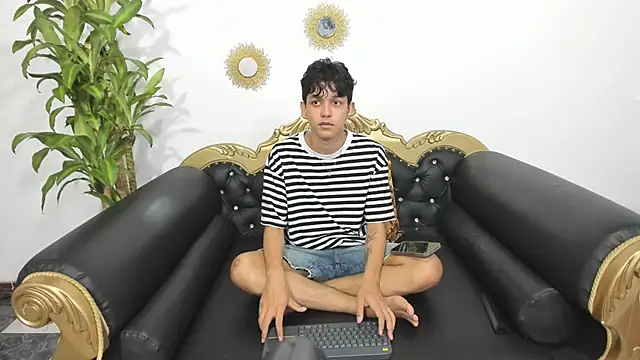 Snapshot of jisus_catt chatting on July 2026 01:44:01 AM jisus catt online show from July 2026 01:44:01 AM