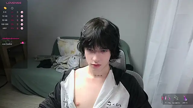 Snapshot of LeonBoykisser chatting on February 2026 10:50:02 PM LeonBoykisser online show from February 2026 10:50:02 PM